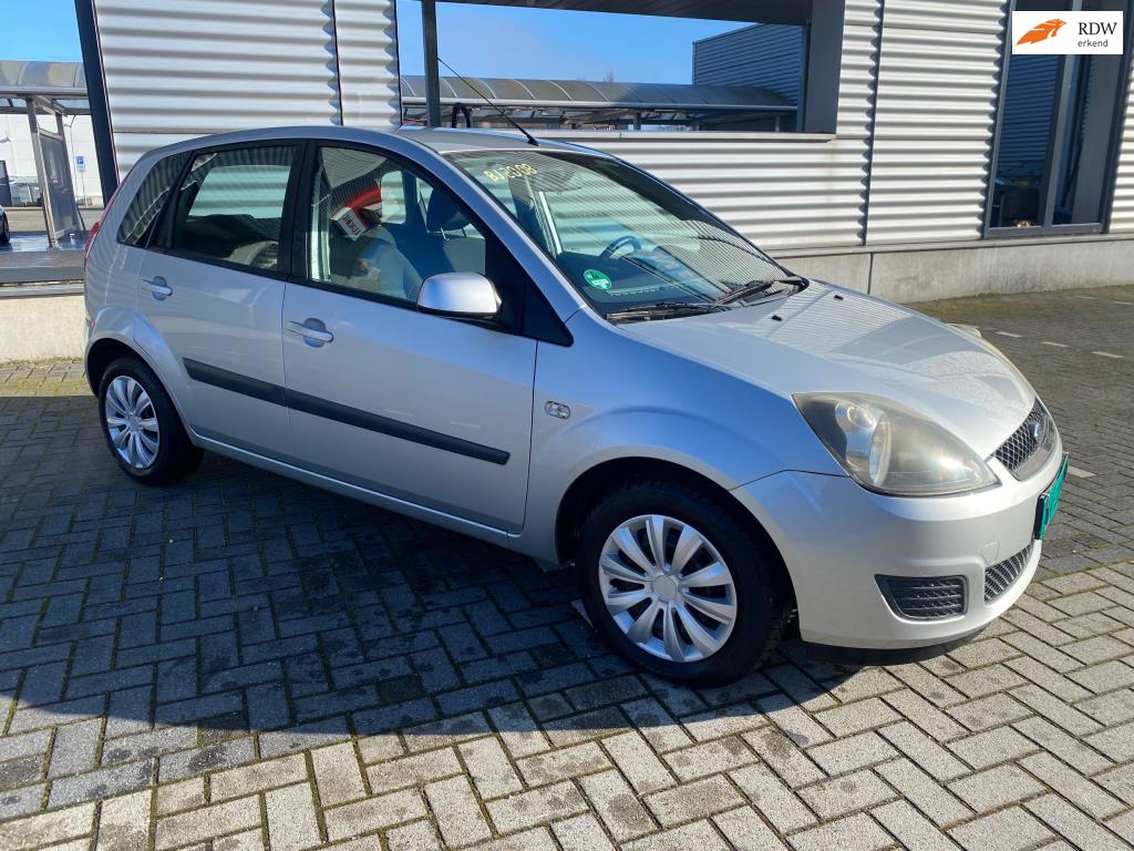 Ford Fiesta 1.4-16V Ambiente airco onderhoudsboekjes 5 deurs hoge instap zeer mooie auto met veel extra's stuurbekrachtiging apk n