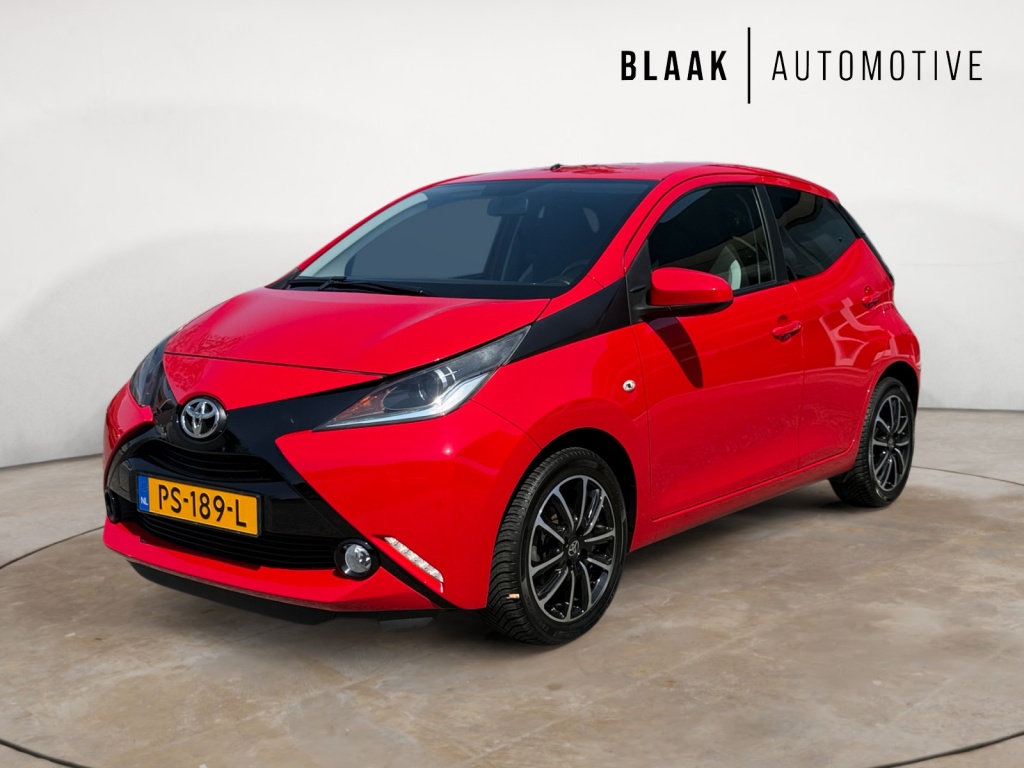 Toyota Aygo 1.0 VVT-i x-play | Trekhaak | Camera | Navigatie