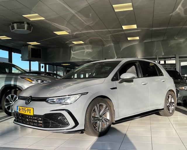 Volkswagen Golf 1.5 eTSI R-LINE/Virtual Cockpit/Automaat/Apple Carplay/Camera/Stuurverwarming/Leder/Alcantara