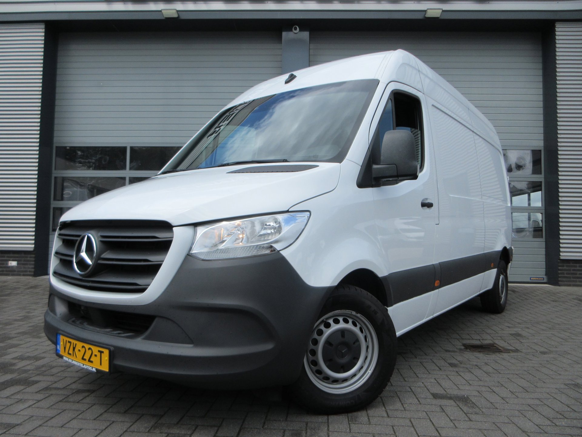 Mercedes-Benz Sprinter 215 CDI L2H2 Airco, Camera, Navigatie ,Trekhaak ,3-Zits.