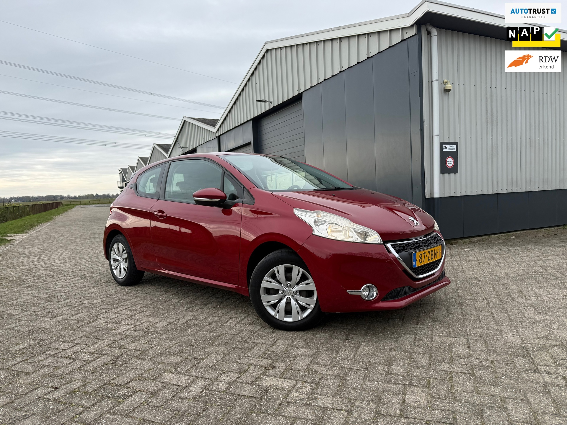Peugeot 208 1.2 VTi Active Airco/CruiseControl/Navi