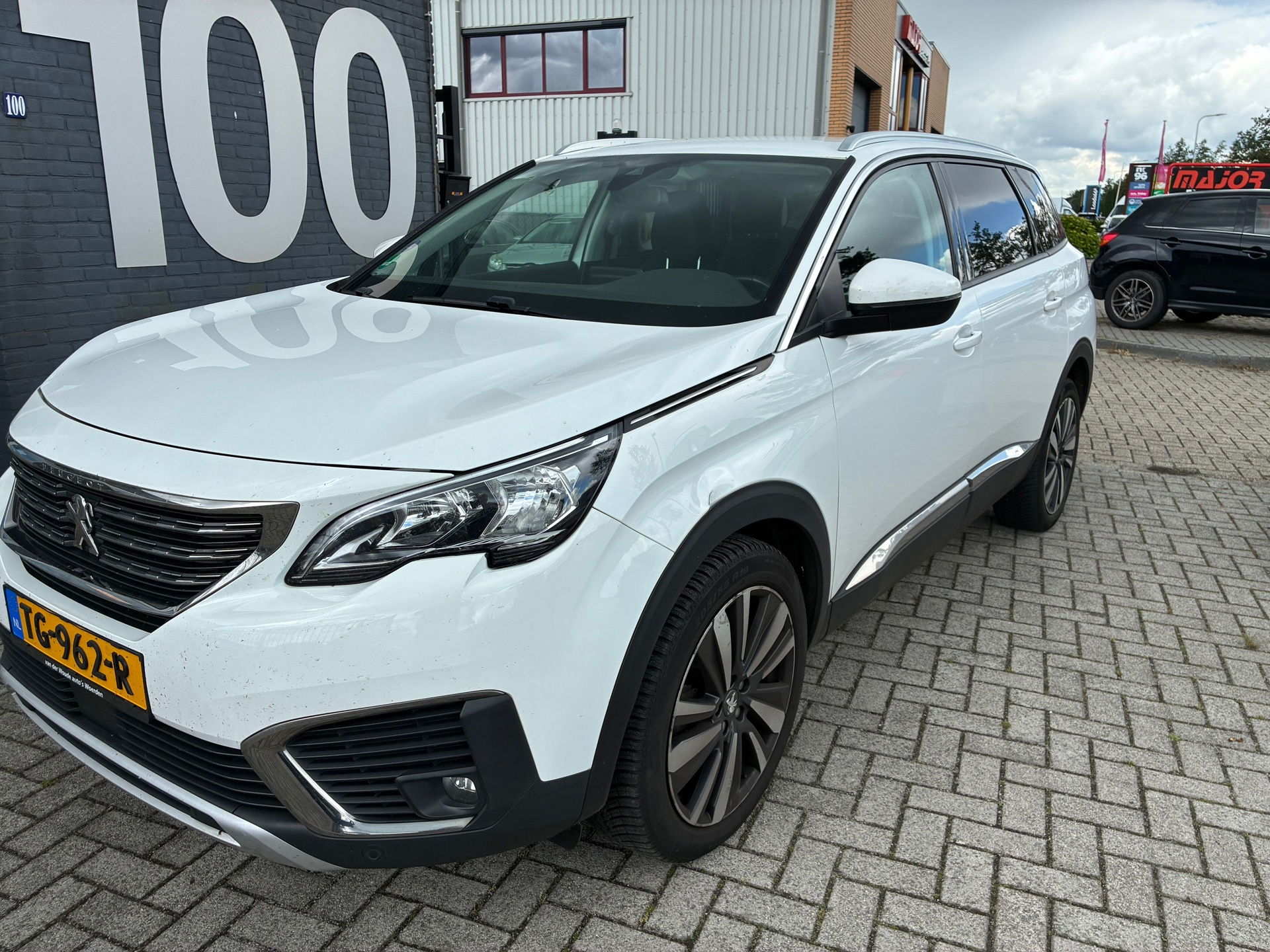 Peugeot 5008 1.2 PureTech Blue Lease Premium 7-p