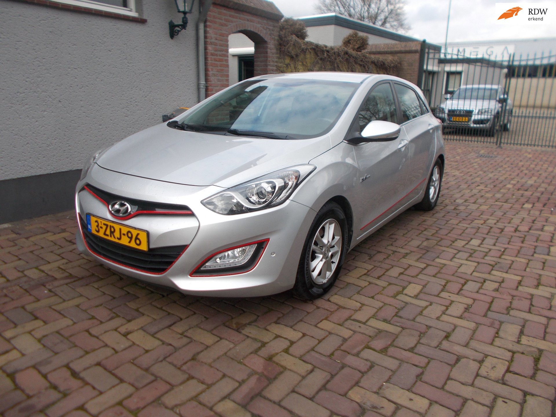 Hyundai I30 5drs 16 gdi bj 2015 apk 5-27 1.6 GDI i-Motion