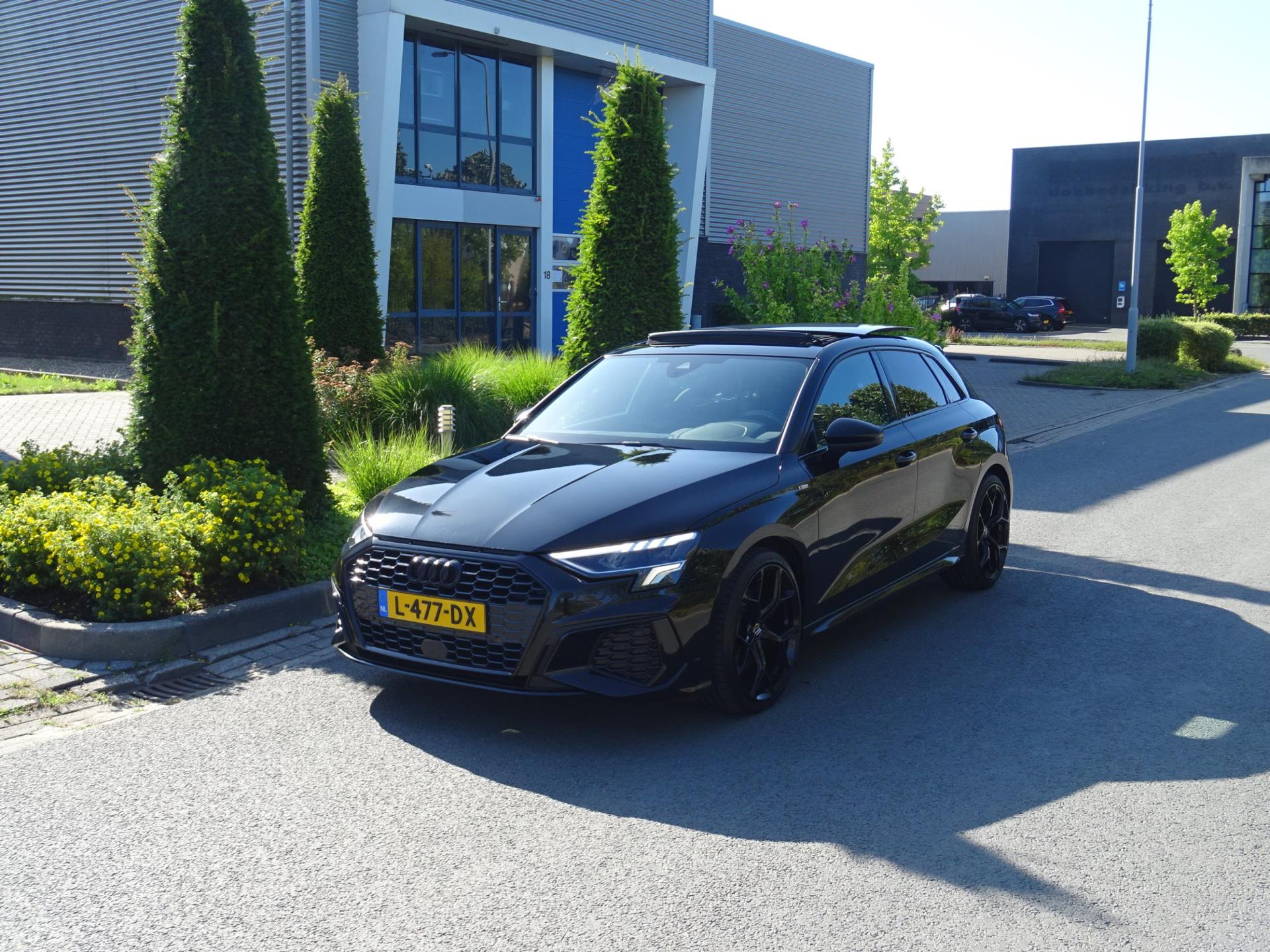 Audi A3 Sportback 35 TFSI 3 x S-Line | Pano | 19Inch RS | 100% Onderhouden