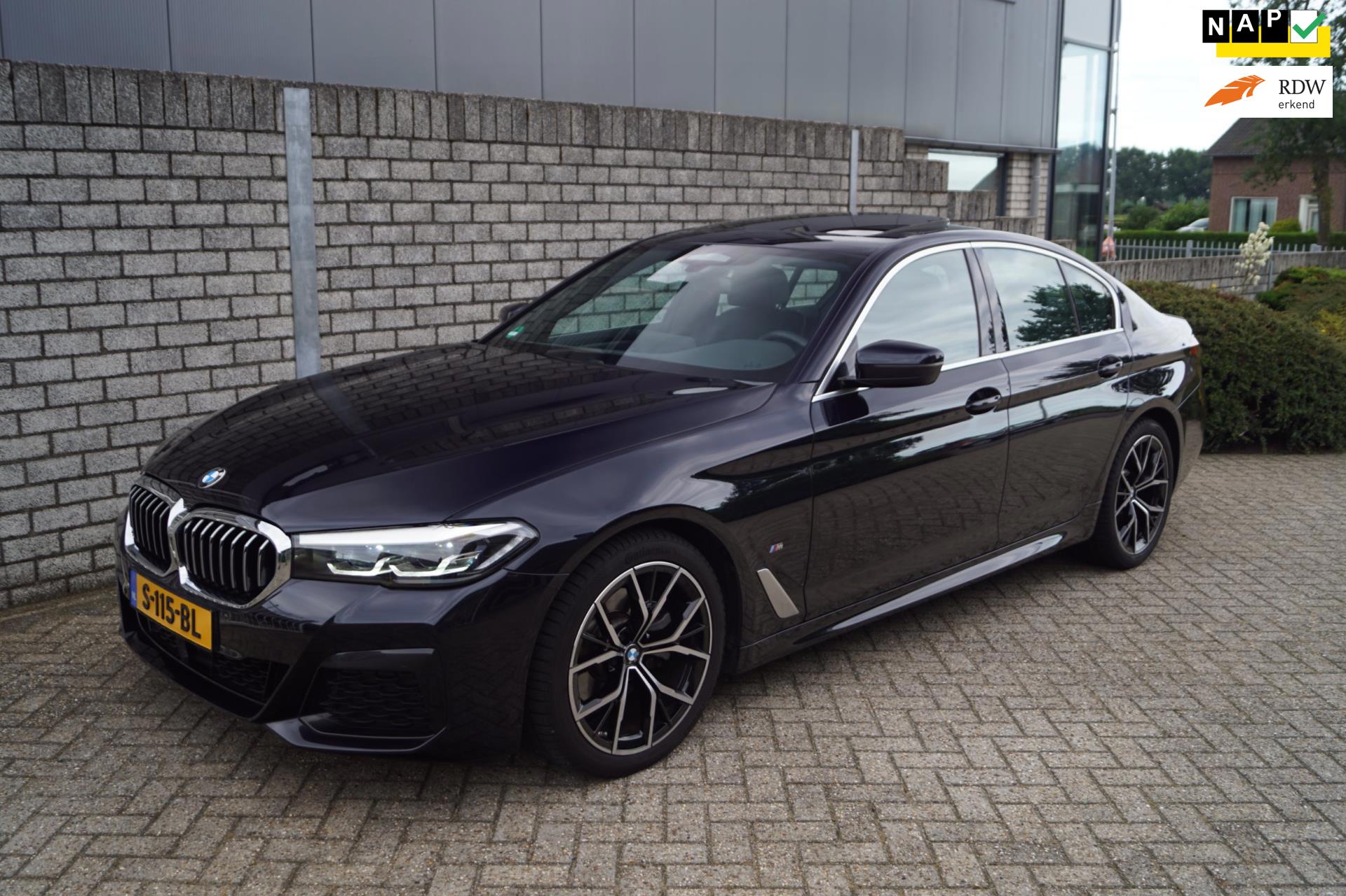 BMW 5-serie 520i Business Edition Plus M Sport Autom Schkdak Leder Sportst Navi Camera Adaptieve Cruise Clima 2x PDC LMV Trekh ENZ