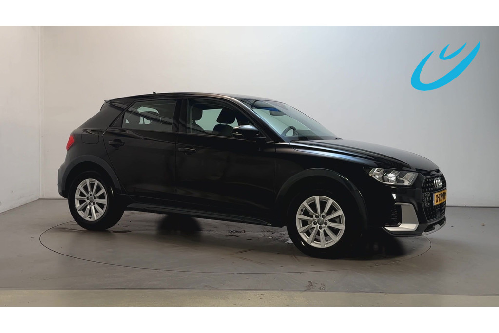 Audi A1 citycarver 25 TFSI epic Parkeersensoren Climate Control Navigatie Cruise Control