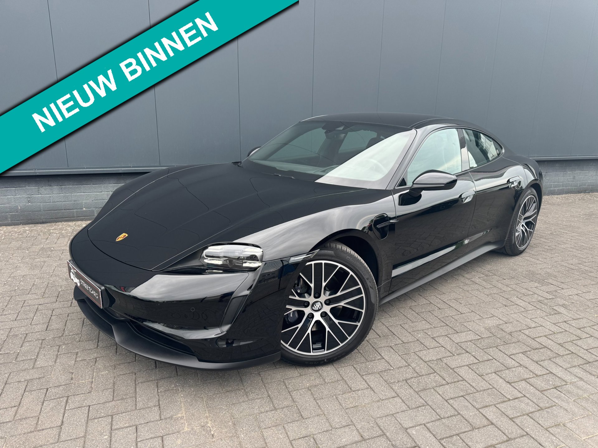 Porsche Taycan 79 kWh/Passenger display/Pano/5 pers/incl.BTW