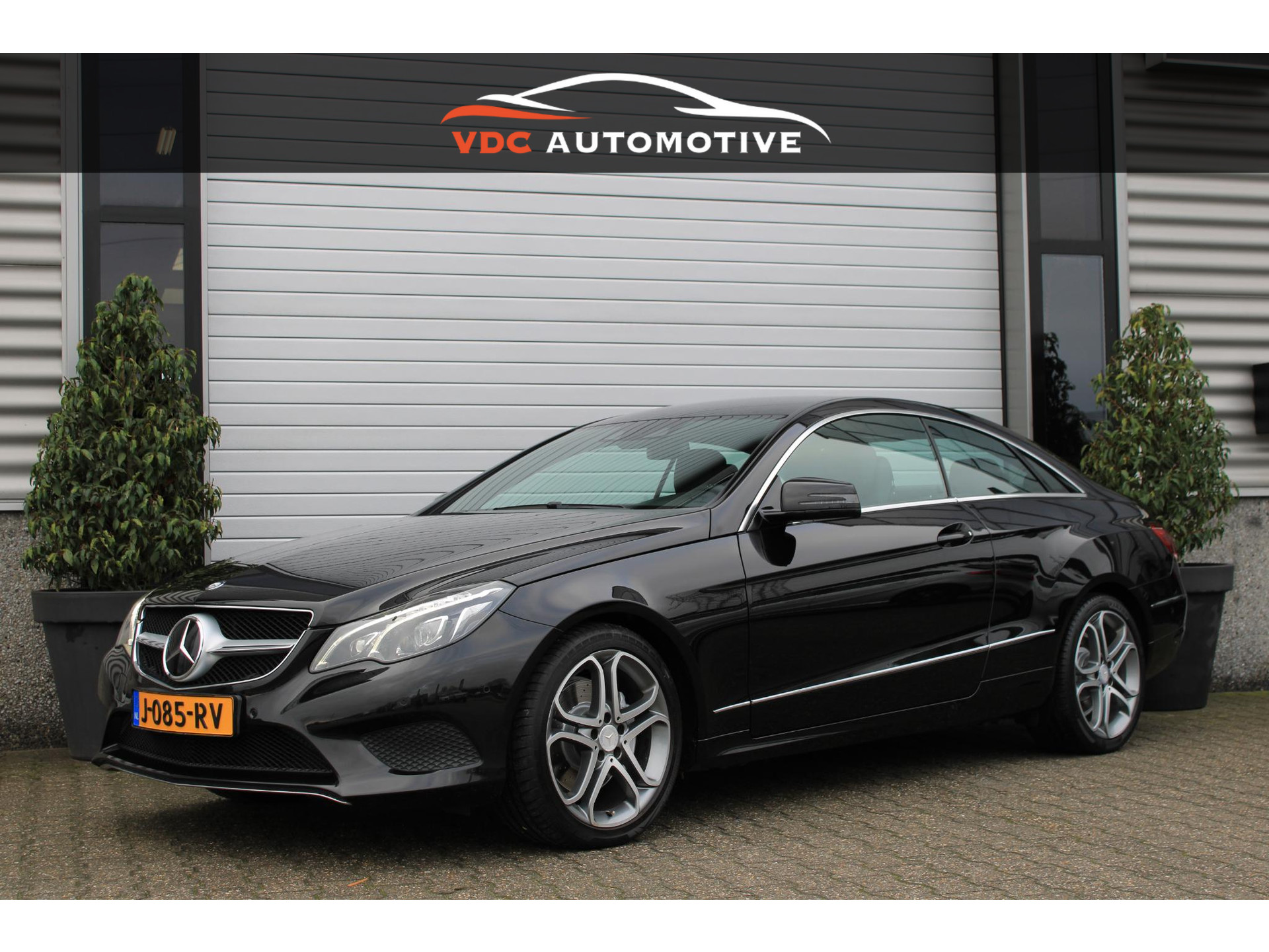 Mercedes-Benz E-Klasse Coupé 200 CGI Aut