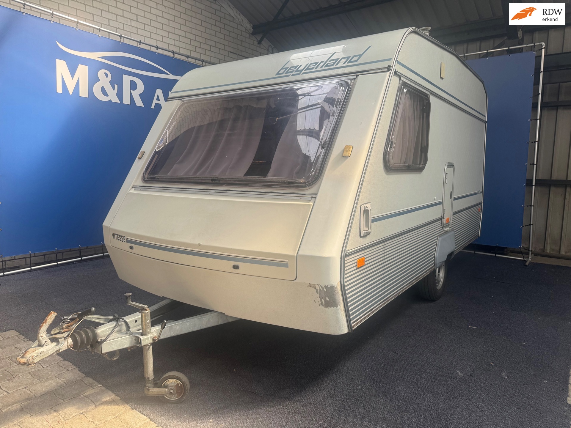 Beyerland 4040 Incl. Stapelbed, Fietsendrager,Voortent