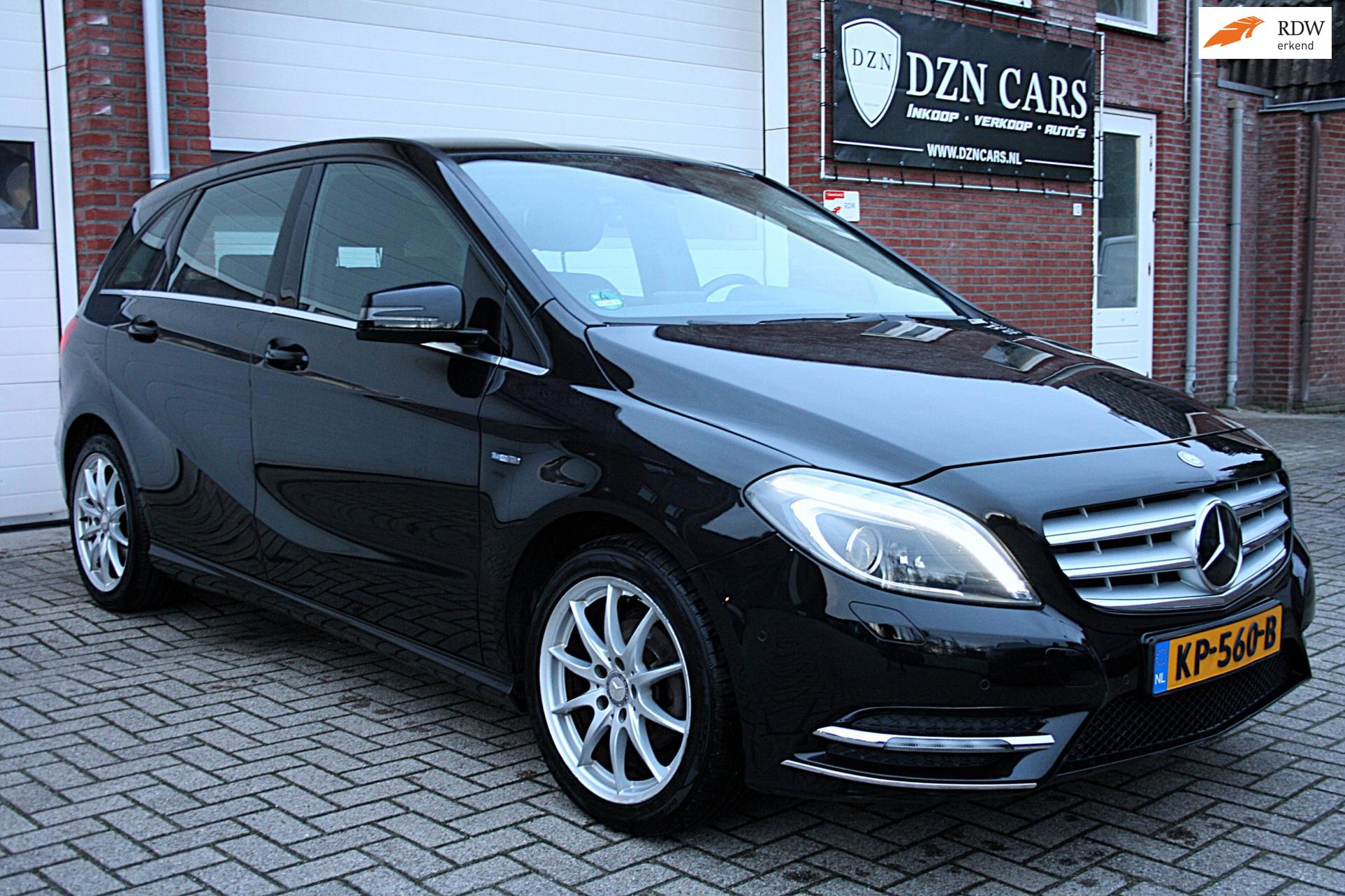 Mercedes-Benz B-klasse 180 Ambition|Xenon|Leder|Navi|Stoelverwarming|17 inch LM Velgen