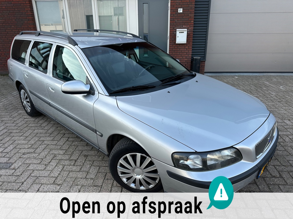 Volvo V70 2.4 / Leder / Airco / MF Stuur