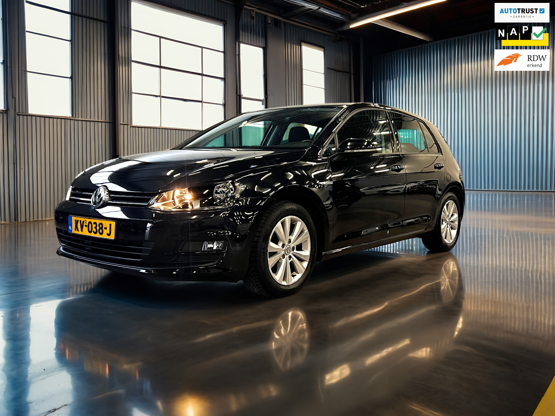 Volkswagen Golf 1.0 TSI Connected Series Carplay_Camera_Navi_Clima
