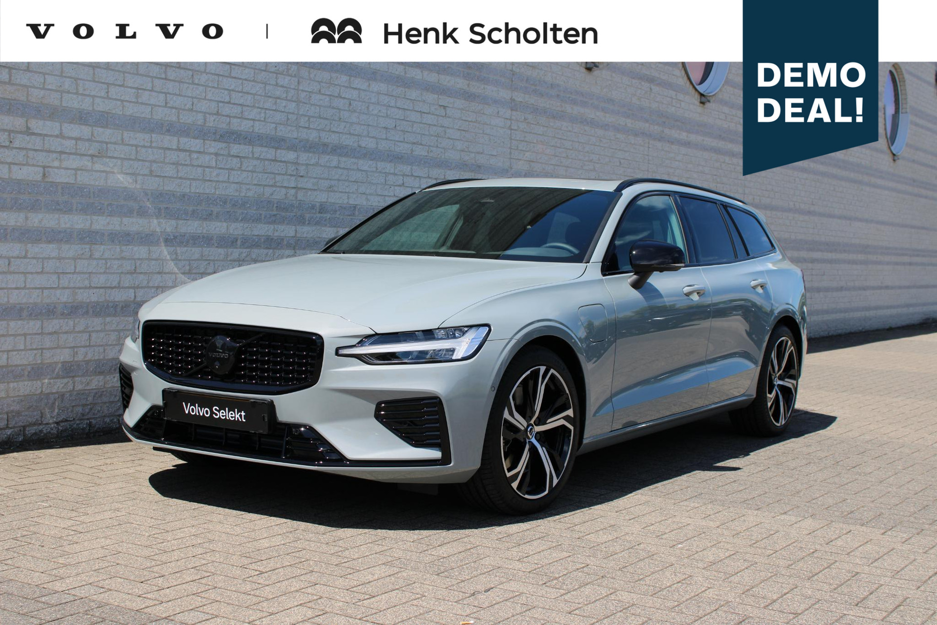 Volvo V60 T8 Plug-in hybrid AWD Plus Perform. Ed. Dark