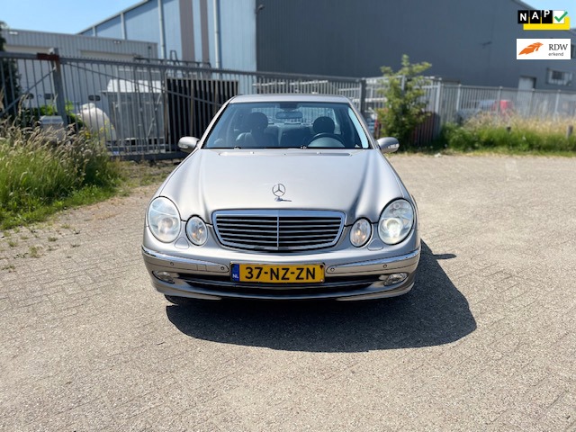Mercedes-Benz E-klasse 200 K. Avantgarde AUTOMAAT !!!