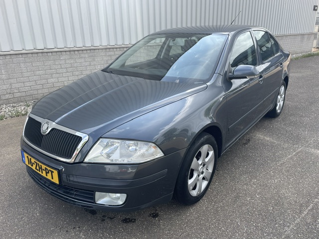 Skoda Octavia 1.6 FSI Ambiente Attractive Business