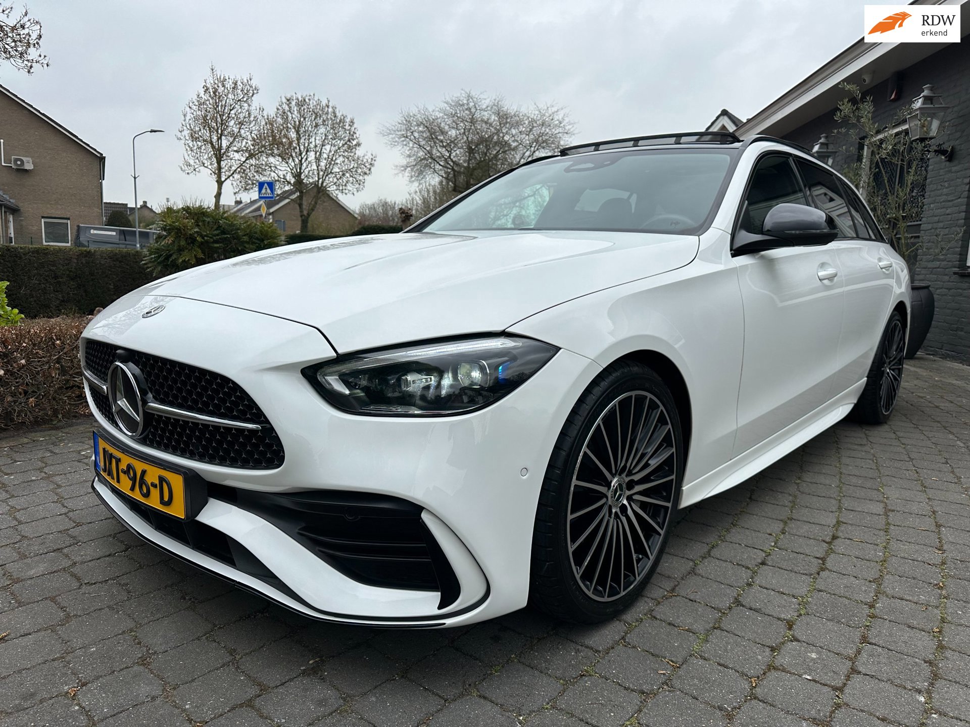 Mercedes-Benz C-klasse Estate 300d AMG Line, Pano, BTW!