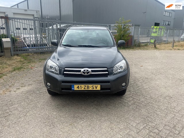 Toyota RAV4 2.2 D-CAT Linea Sol