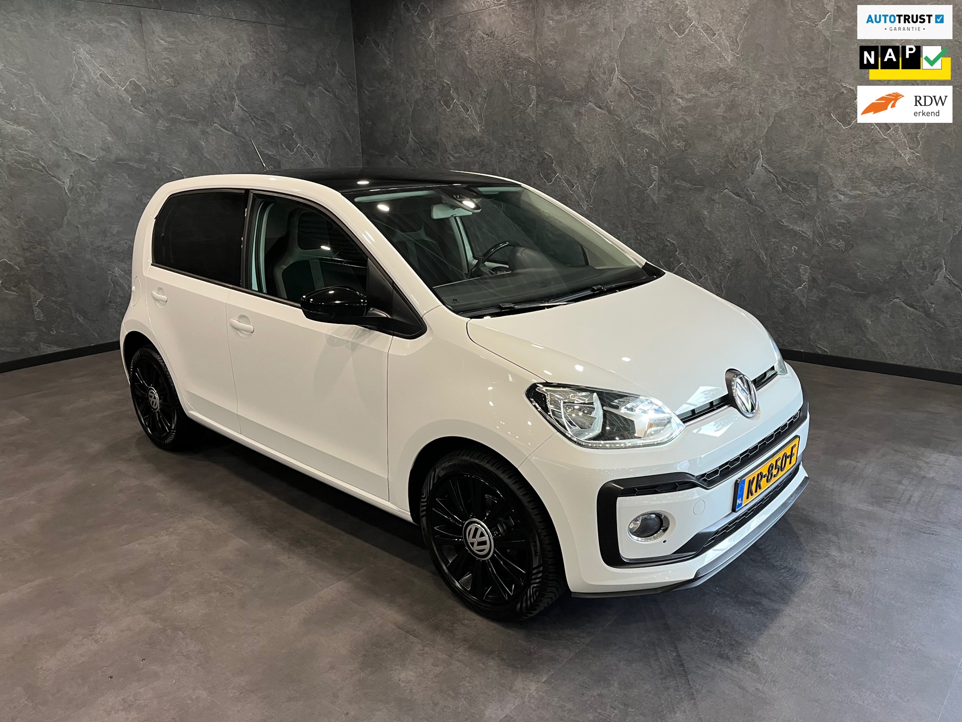Volkswagen Up! 1.0 TSI 90PK BMT high up! FACELIFT CAMERA NAP