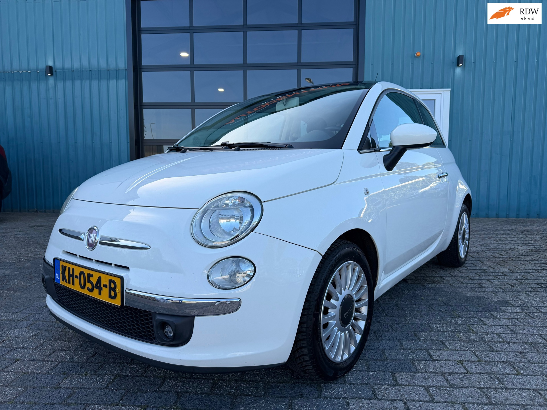 Fiat 500 1.2 Lounge Pano Nwe distributie