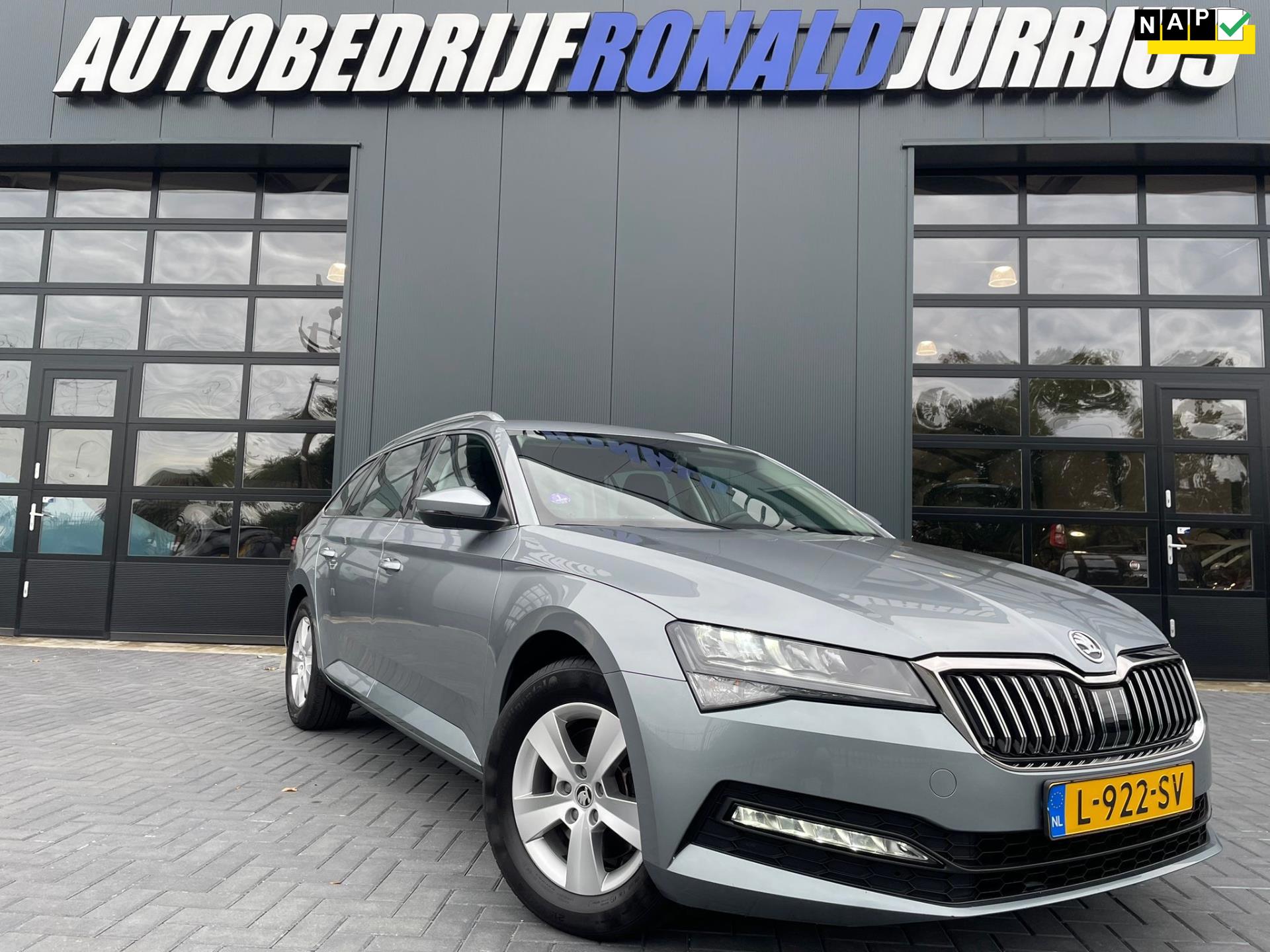 Skoda Superb Combi 1.5 TSI ACT Business Edition NL.Auto/150PK/Full Led/Carplay/Automaat/Trekhaak/Cruise/1Ste Eigenaar