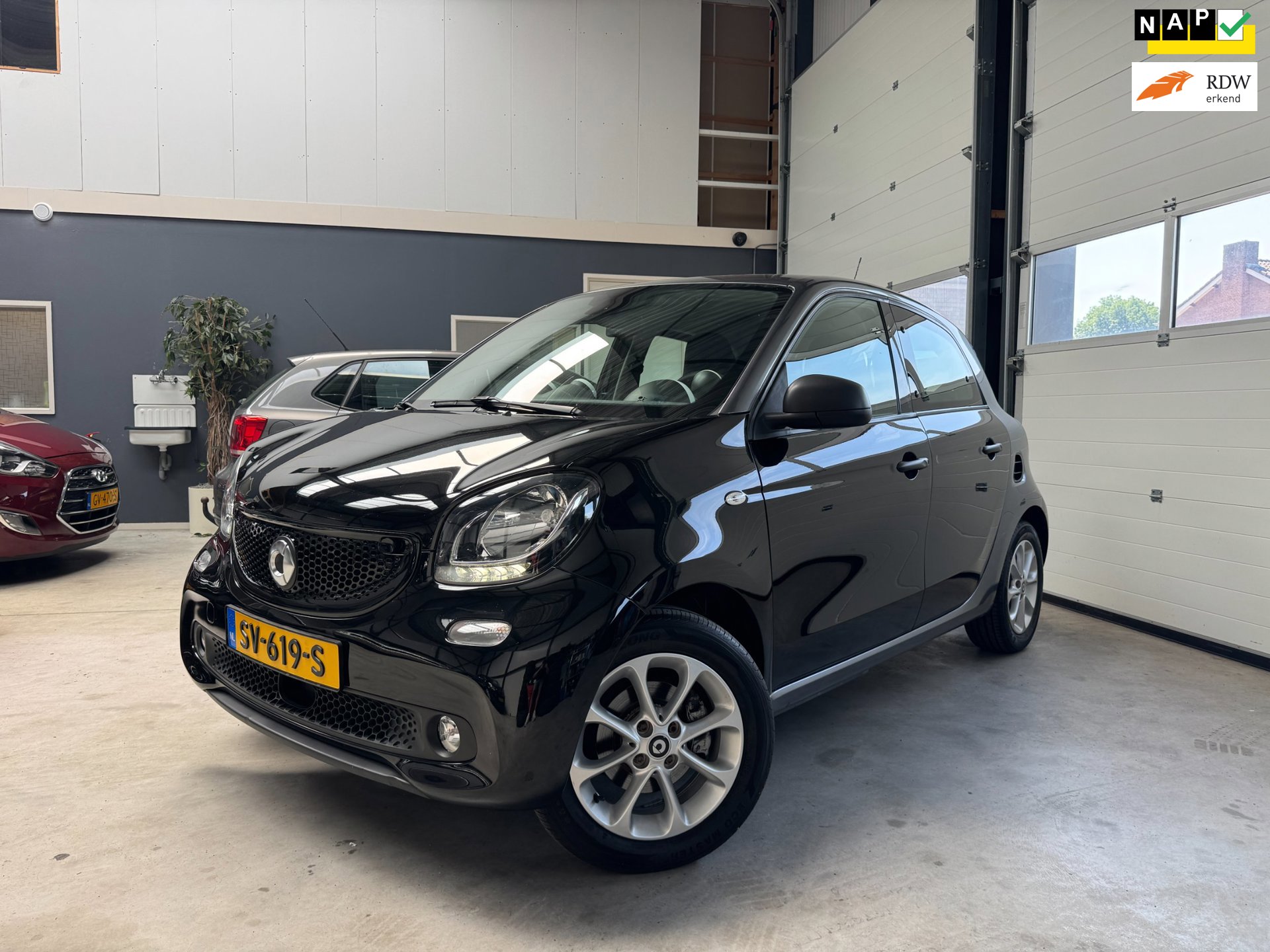 Smart Forfour Electric drive Business Solution 18 kWh Leder
