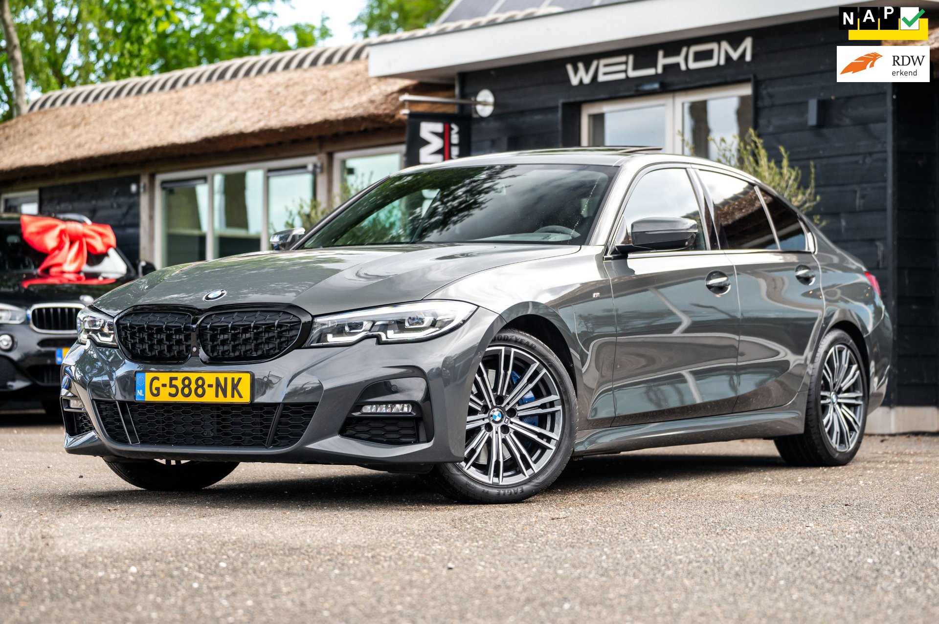 BMW 3-serie 330i High Executive Edition I Dravit Grau I M Pakket I 360 I Nap I Panoramadak