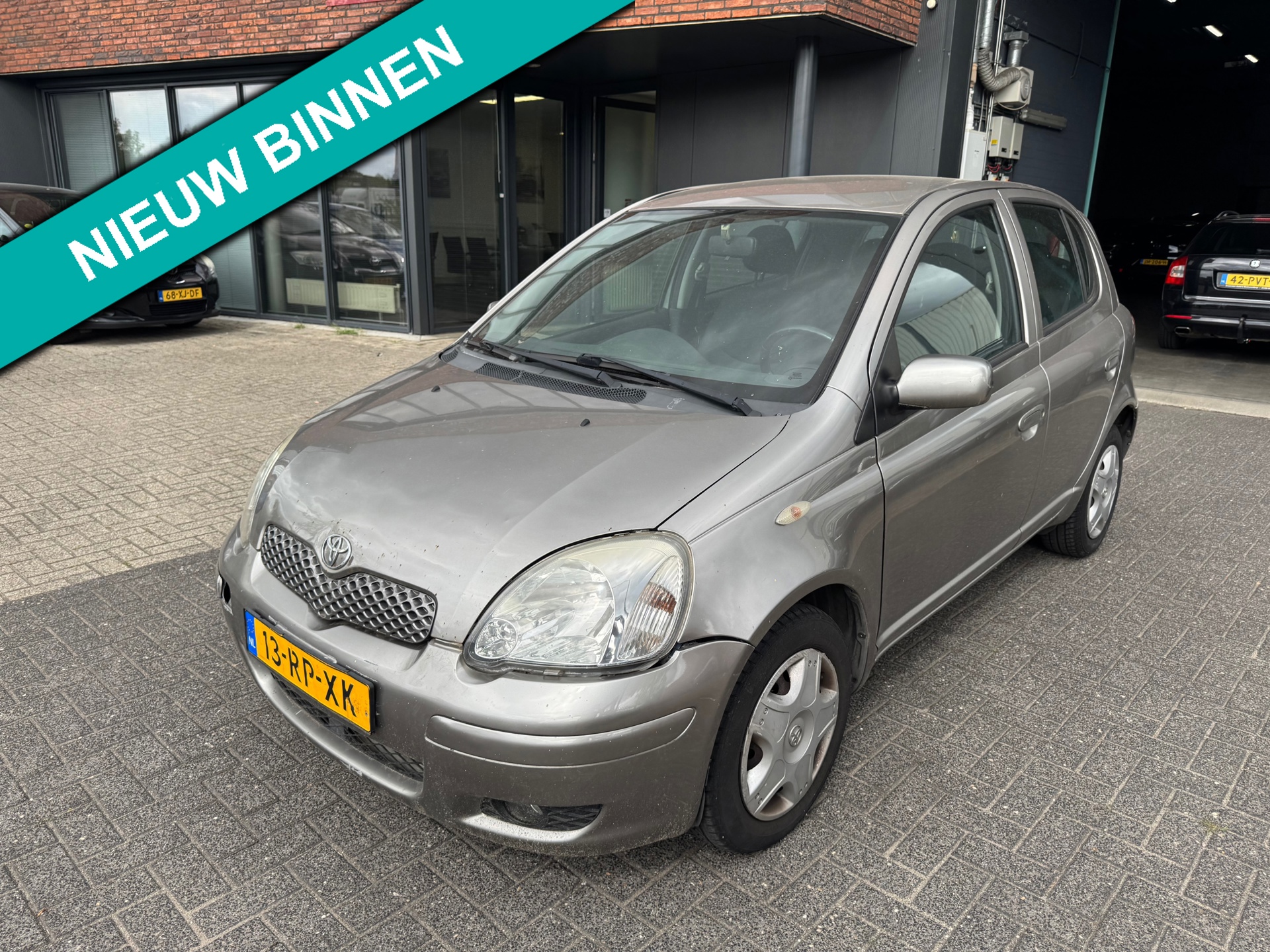 Toyota Yaris 1.3 VVT-i S-Line 5 DEURS AIRCO