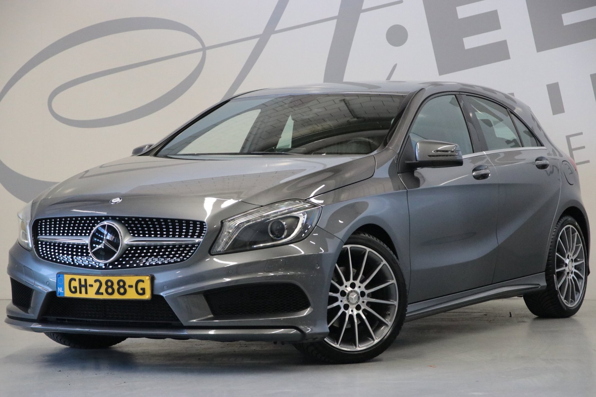 Mercedes-Benz A-klasse 180 AMG-styling/NAP/Origineel NL