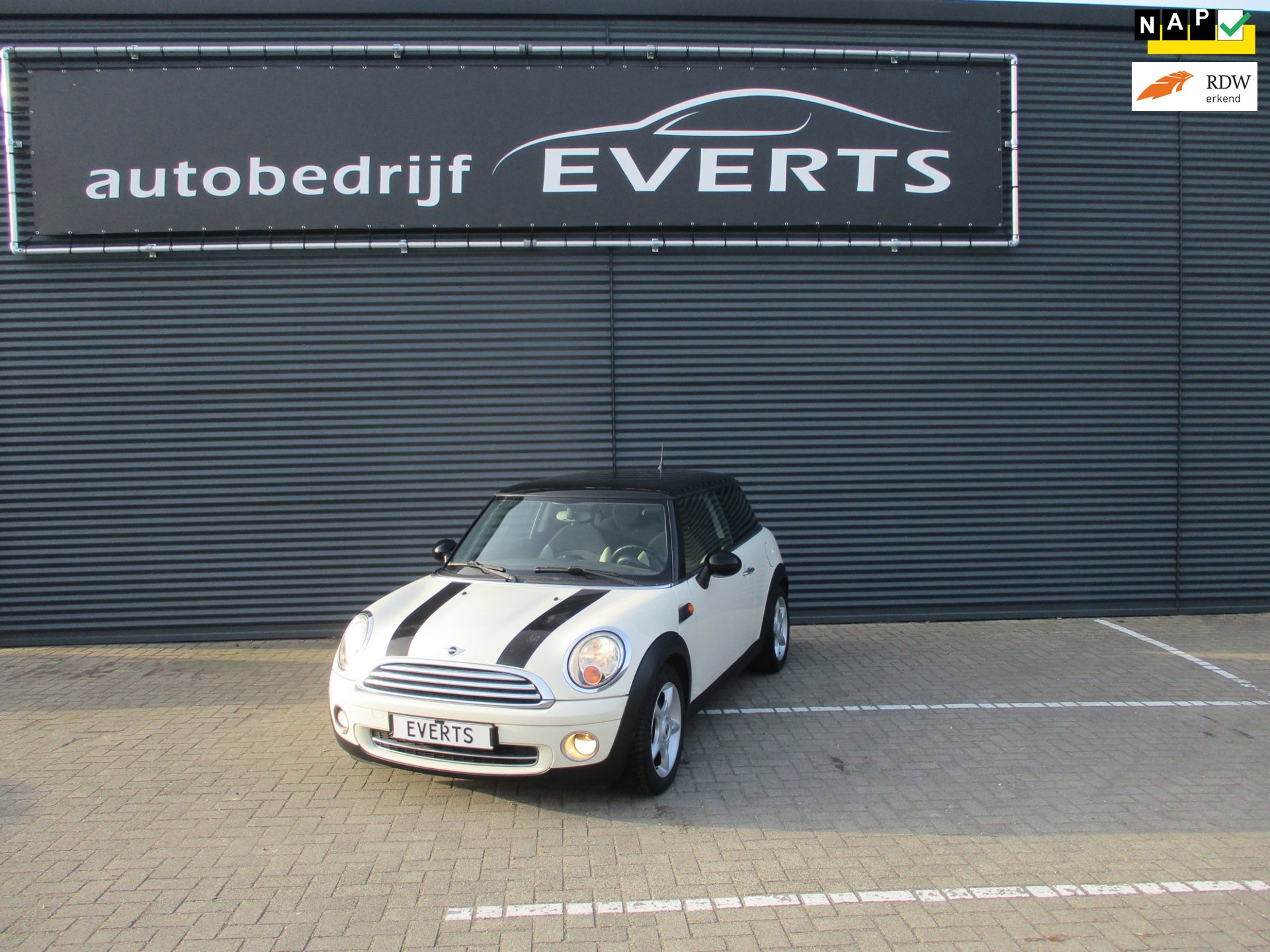 Mini Mini 1.6 Cooper Chili Airco Apk 27-08-2027 Elektrisch pakket sportvelgen nette goed onderhouden auto nu scherpe meeneem prijs