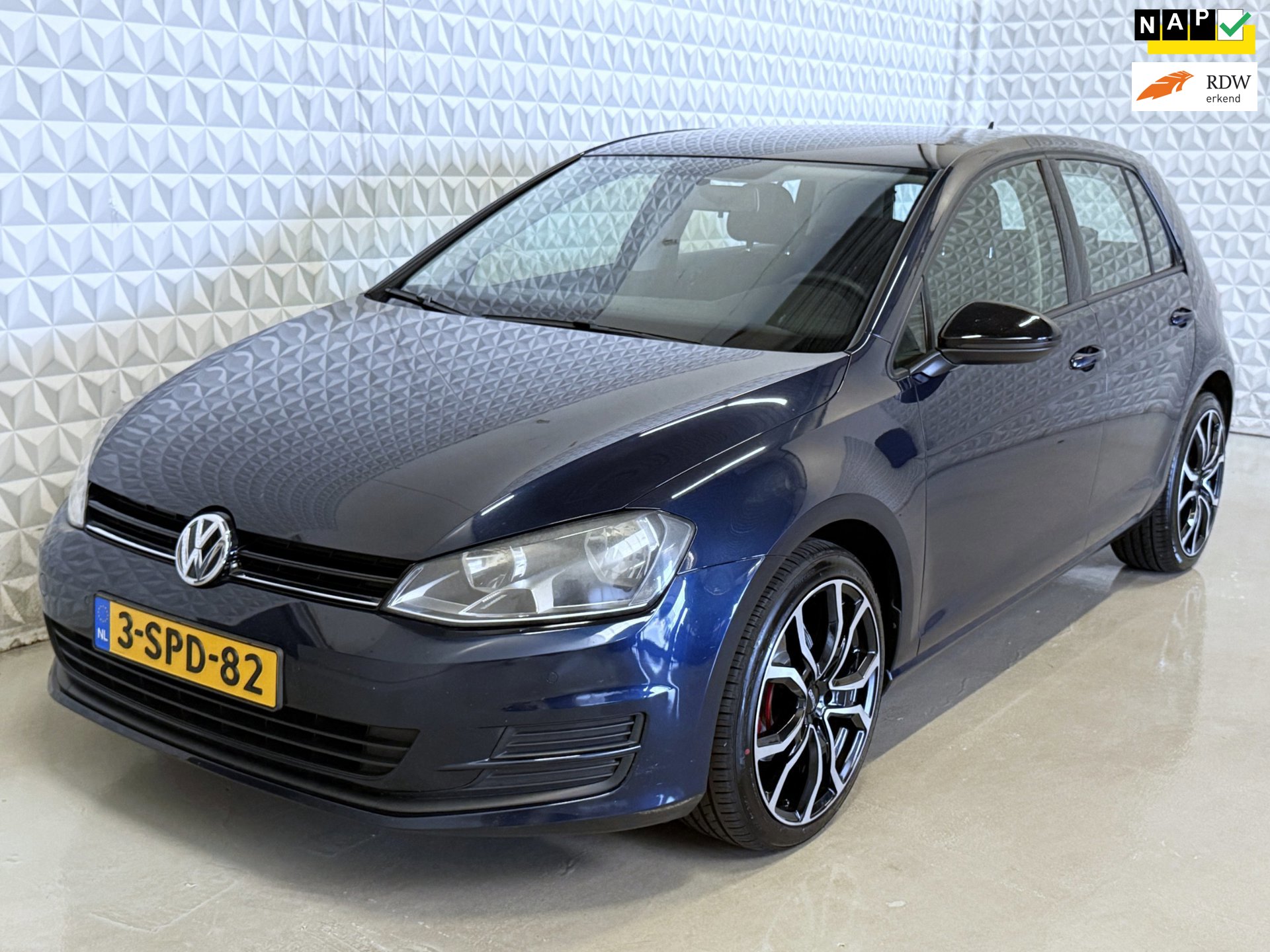 Volkswagen Golf 1.2 TSI Trendline Airco Navigatie PDC 18"LMV (2013)