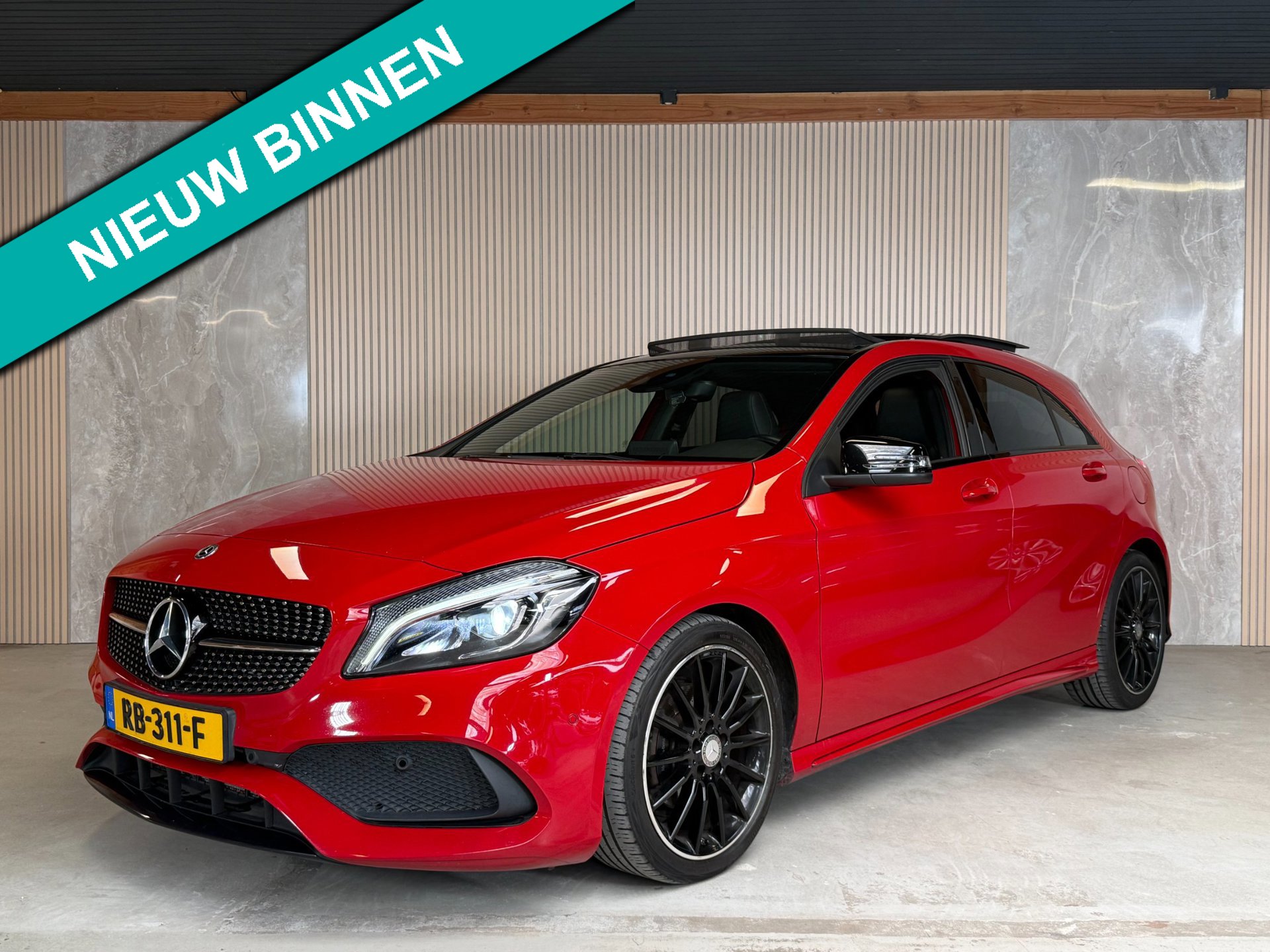 Mercedes-Benz A-klasse 180 Ambition AMG Pano/Carplay/Cruise Control/Airco