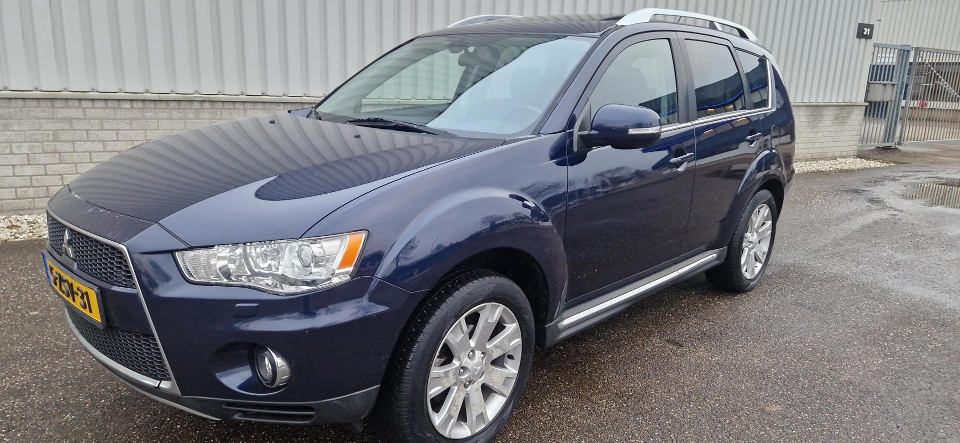 Mitsubishi Outlander 2.4 Instyle 7 Persoon Automaat !!!