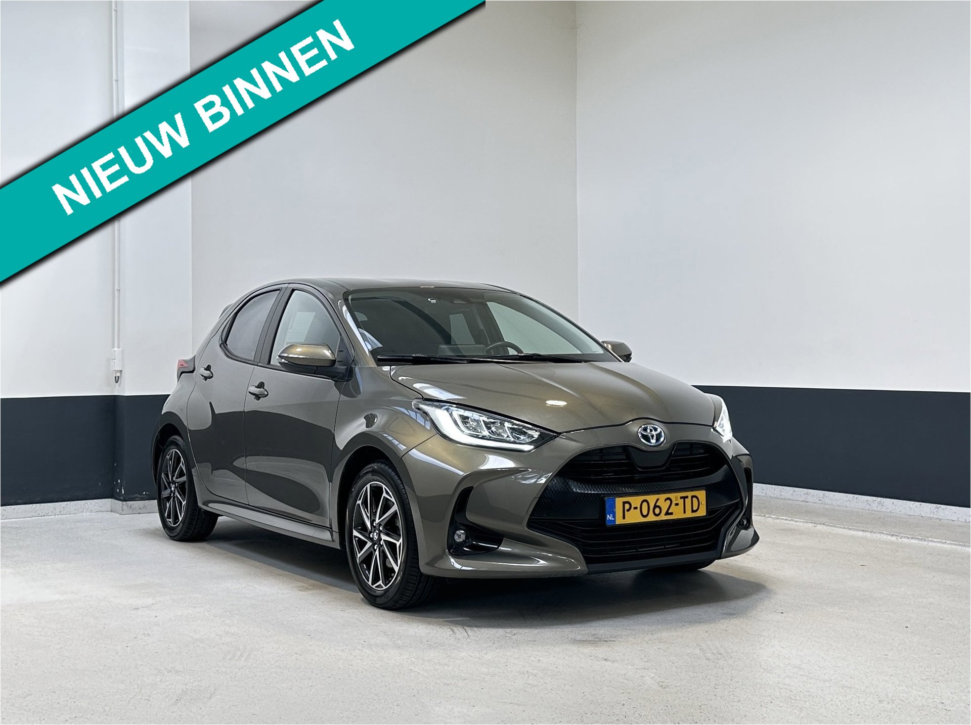 Toyota Yaris 1.5 Hybrid Dynamic | Apple Carplay/ Android auto | Navigatie | Camera | NL | 1 Eig |