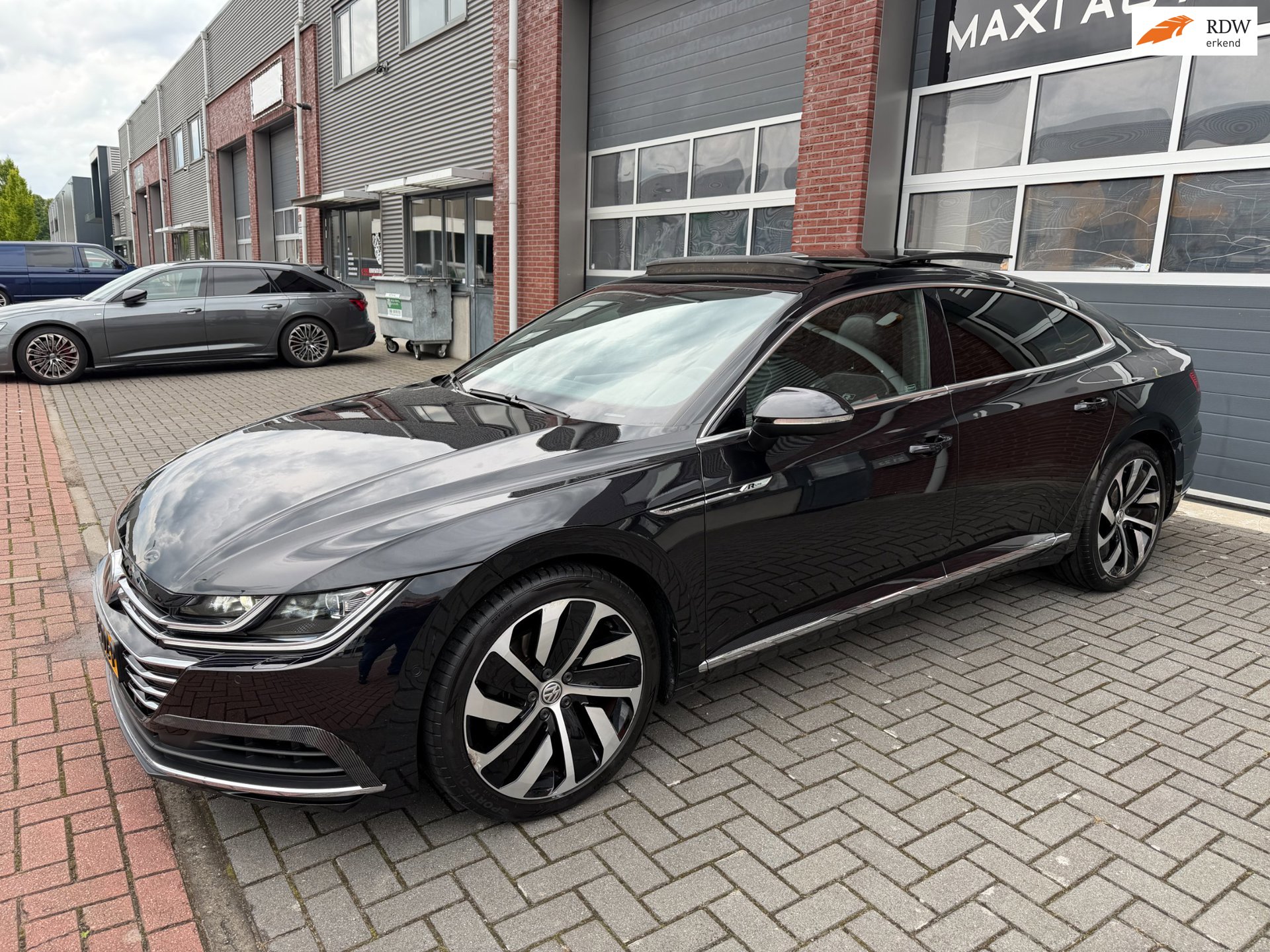 Volkswagen Arteon 1.5 TSI R-Line LED ACC Pano Camera Virtual
