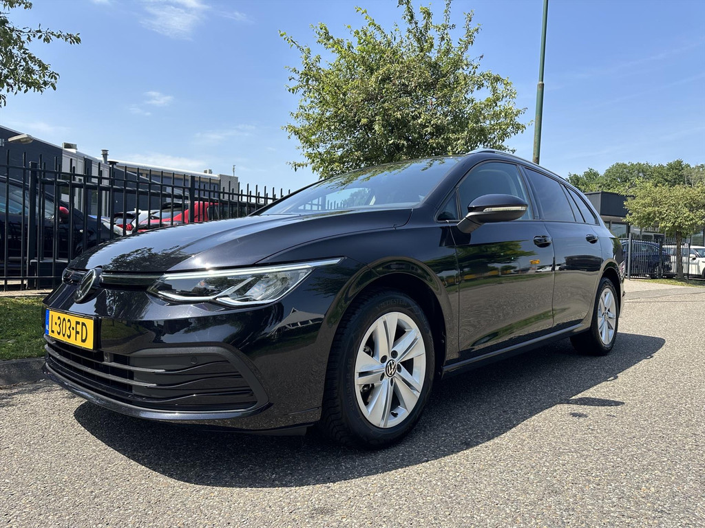 Volkswagen Golf Variant 1.0 TSI 110pk Life Lounge/Winter/Pro-Multi Media/Park Pack 32.823 KM NL-Auto