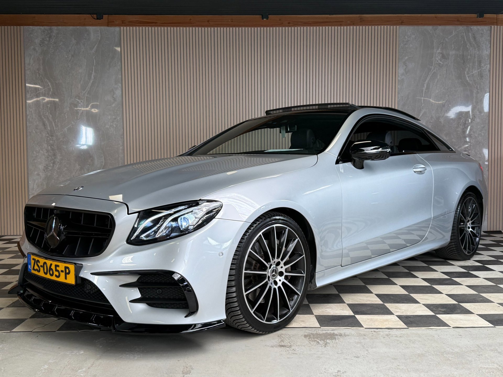 Mercedes-Benz E-klasse Coupé 300 AMG Premium Plus Pano/Virtual/Burmester/LaneAssist