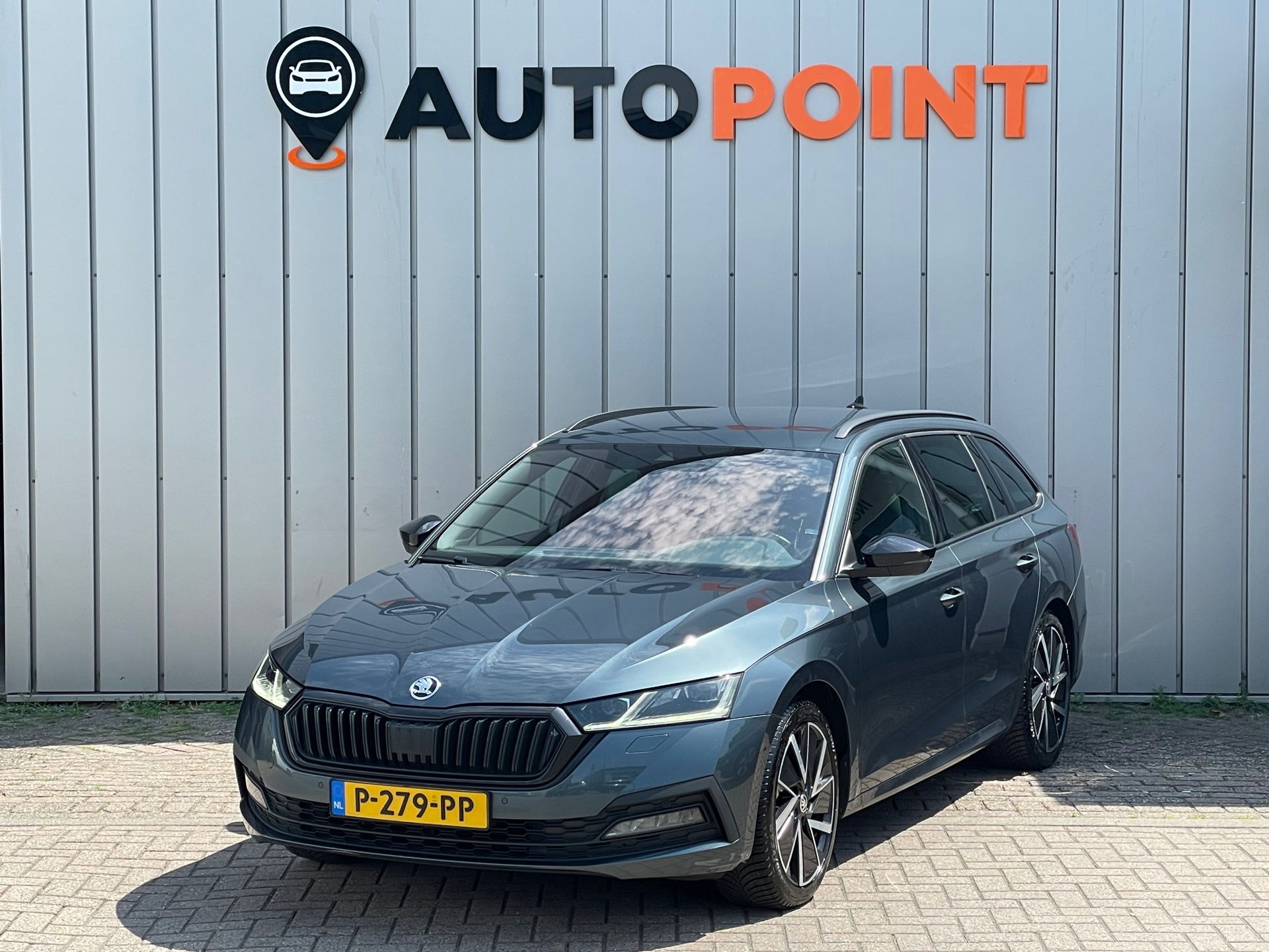 Skoda Octavia Combi 1.5 e-TSI DSG Business+ 1E EIG DEALEROND|TREKHAAK|VIRTUALCOCKPIT|CARPLAY|AMBIENT.LIGHT|STOEL+STUURVRM|