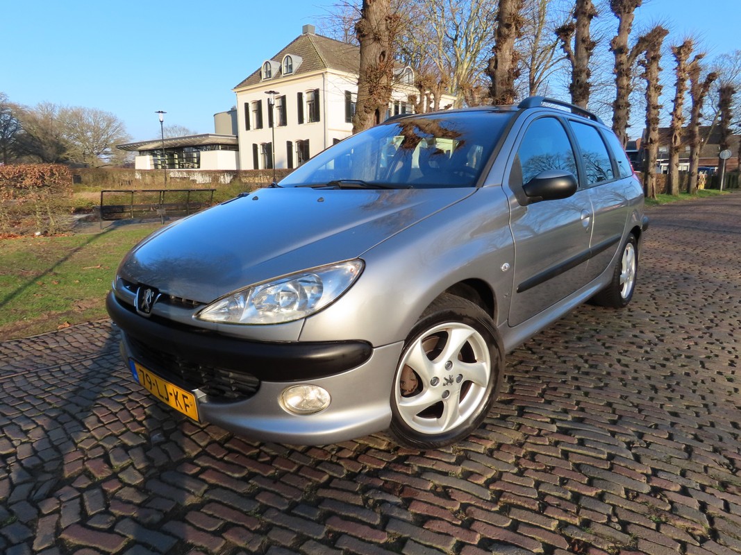 Peugeot 206