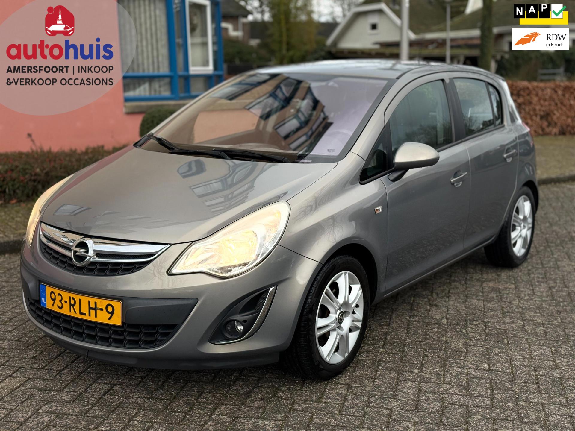 Opel Corsa 1.4-16V Cosmo AUTOMAAT
