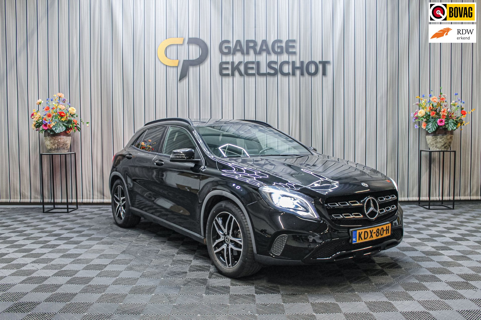Mercedes-Benz GLA-KLASSE 180 Automaat/Night/Carplay/Pdc