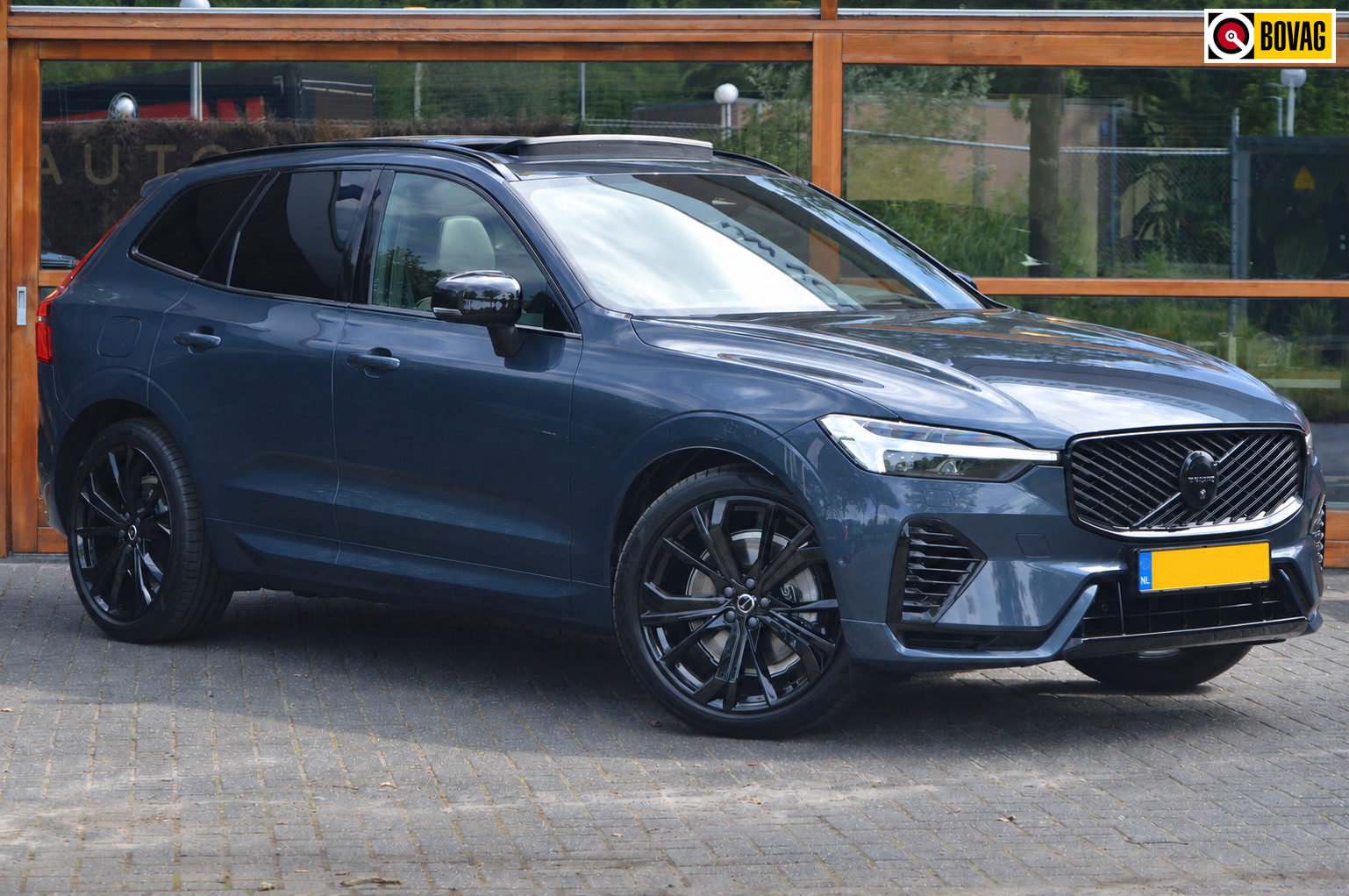 Volvo XC60 T8 Hybride AWD Ultra Black Edition | Luchtvering | Bowers & Wilkins | Stoelventilatie | Massage | Head-Up |