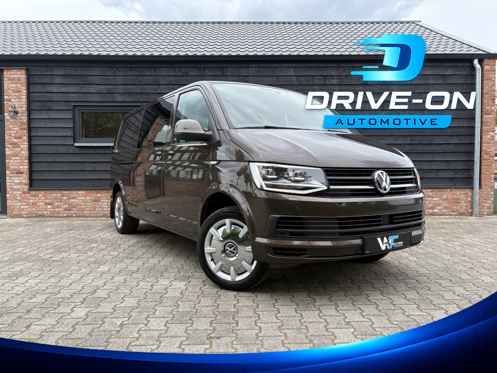 Volkswagen Transporter 2.0 TDI L2H1 Highline - 5 persoons - DSG
