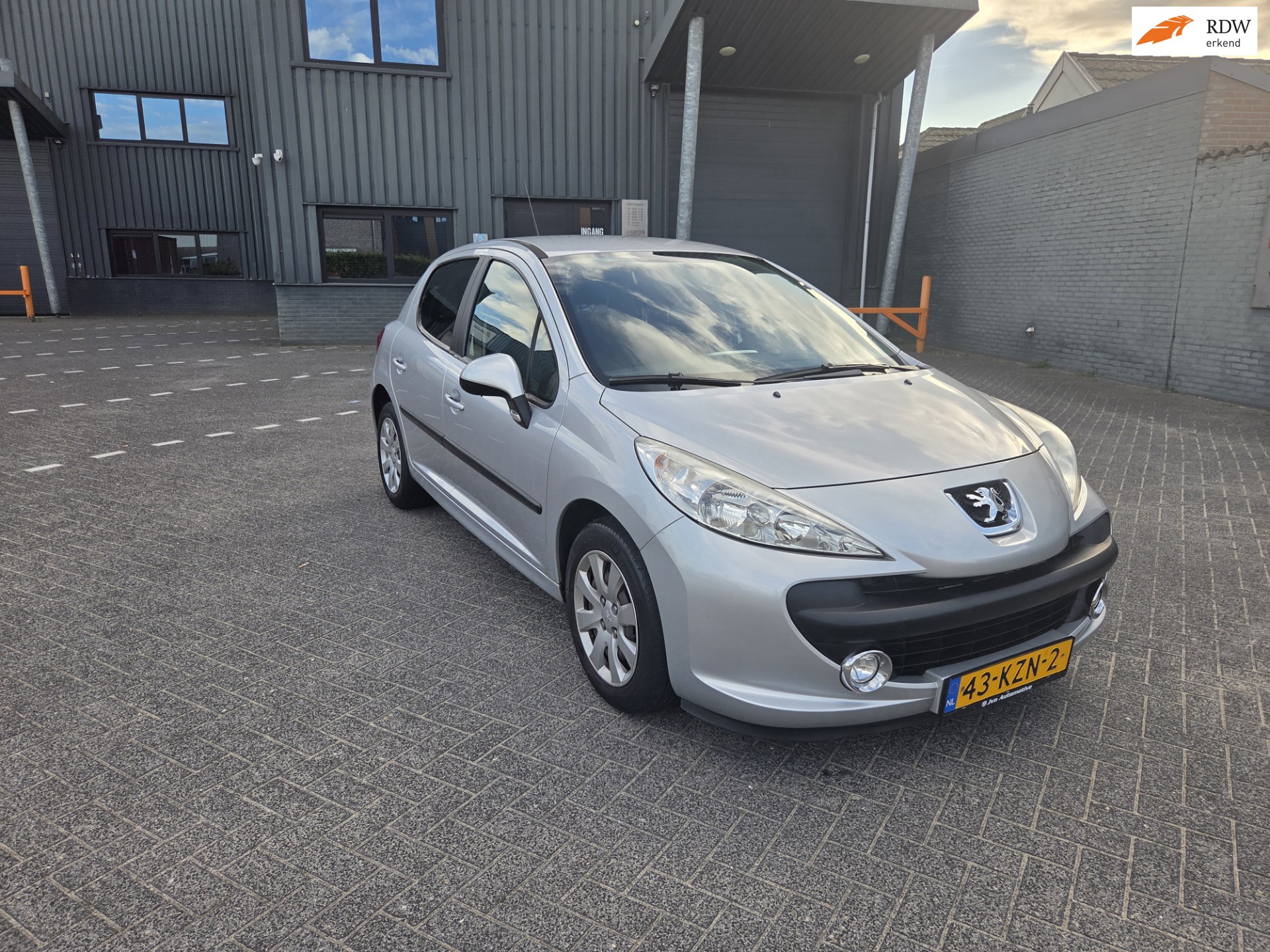Peugeot 207 1.4-16V X-line LAGE KM! Airco AUTOMAAT
