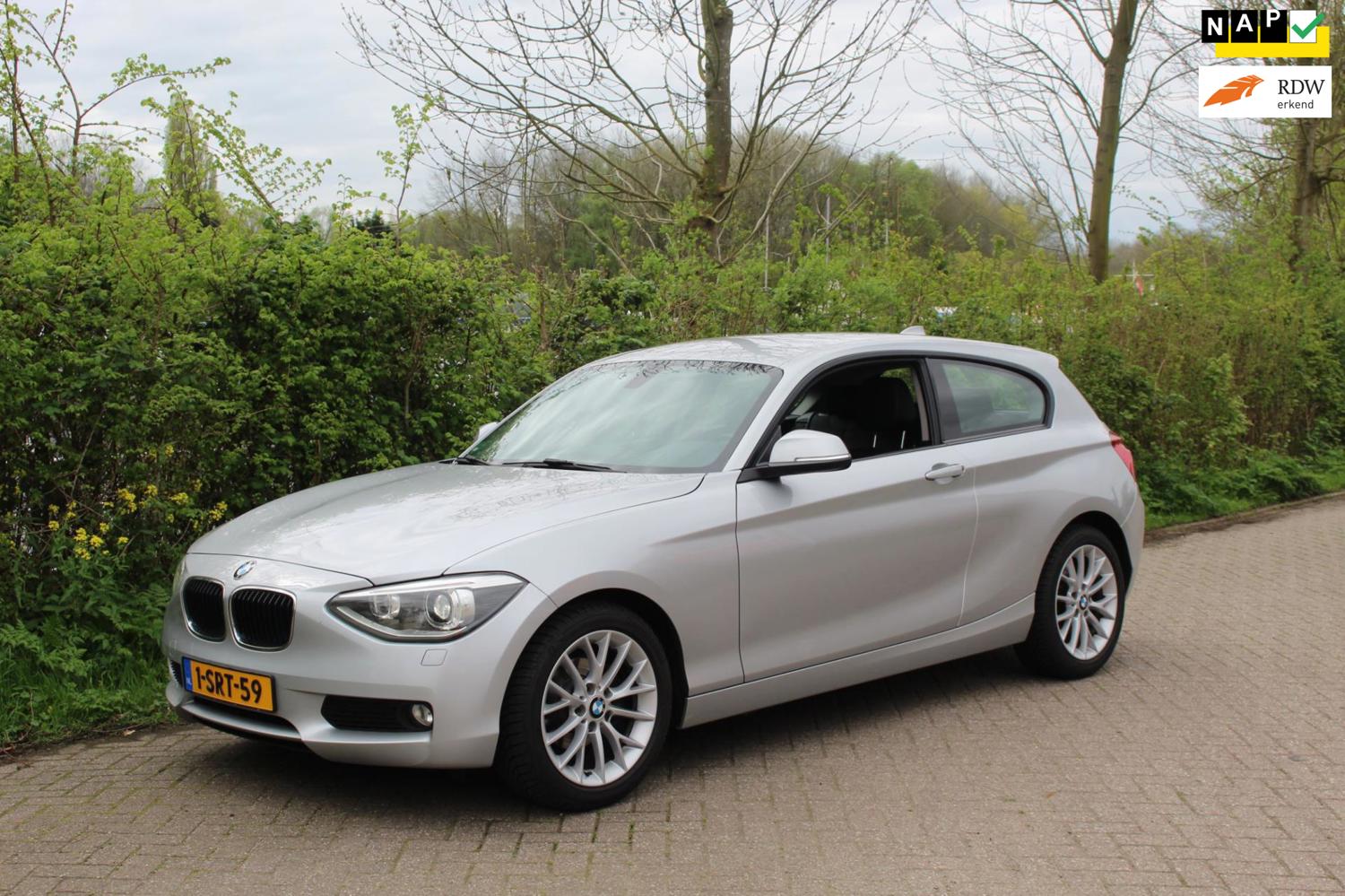 BMW 1-serie 116i Upgrade Edition *Leer *Xenon *Navi