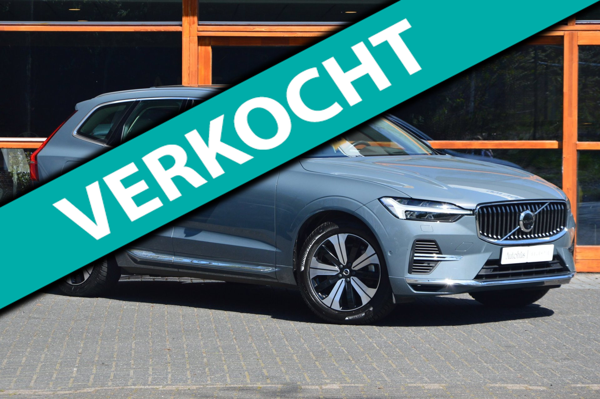 Volvo XC60 T6 Hybride AWD Ultimate Bright LONG RANGE | Luchtvering | Massage | Head-Up Display | Stoelventilatie | Panoramadak |