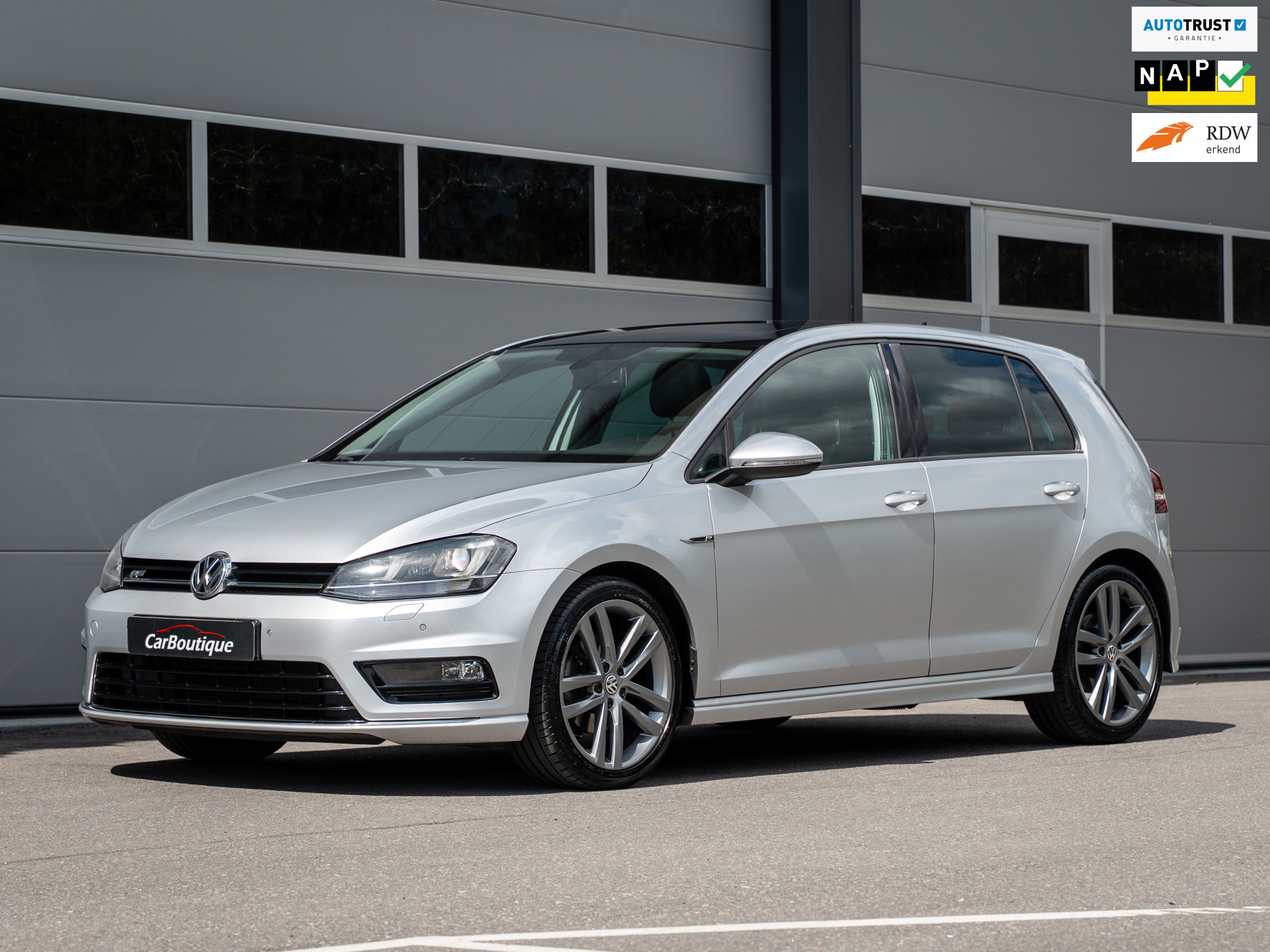 Volkswagen Golf 1.4 TSI R-Line I Pano I Camera I Xenon I Massage I Aut I NAP I