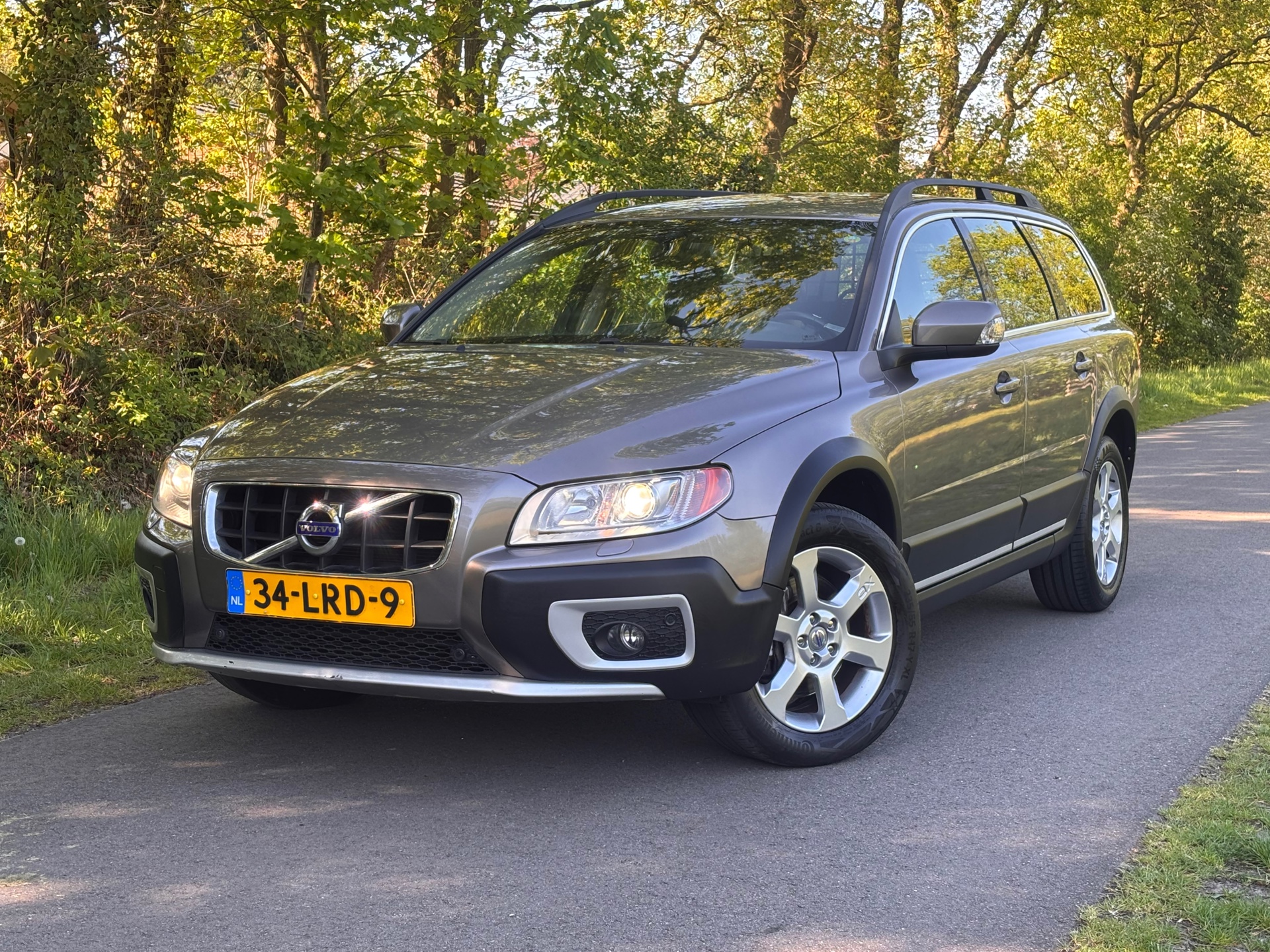 Volvo XC70 2.0 D3 FWD Summum | Airco + Cruise control + Leder |