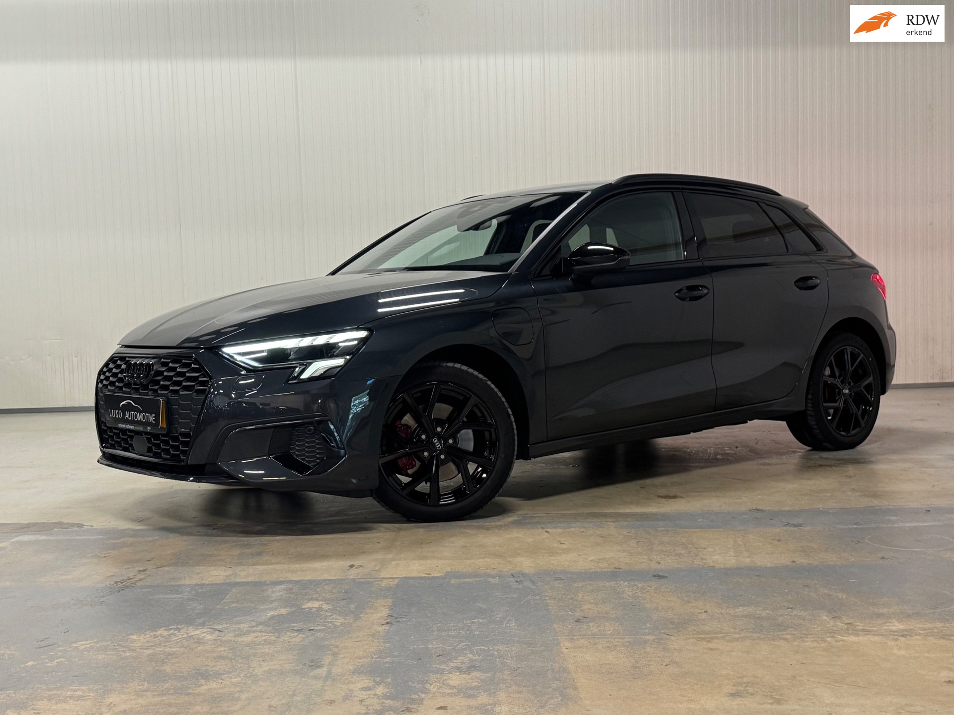 Audi A3 Sportback 40 TFSI e Business edition | S-LINE | KUIPSTOELEN | LED | CARPLAY | B&O