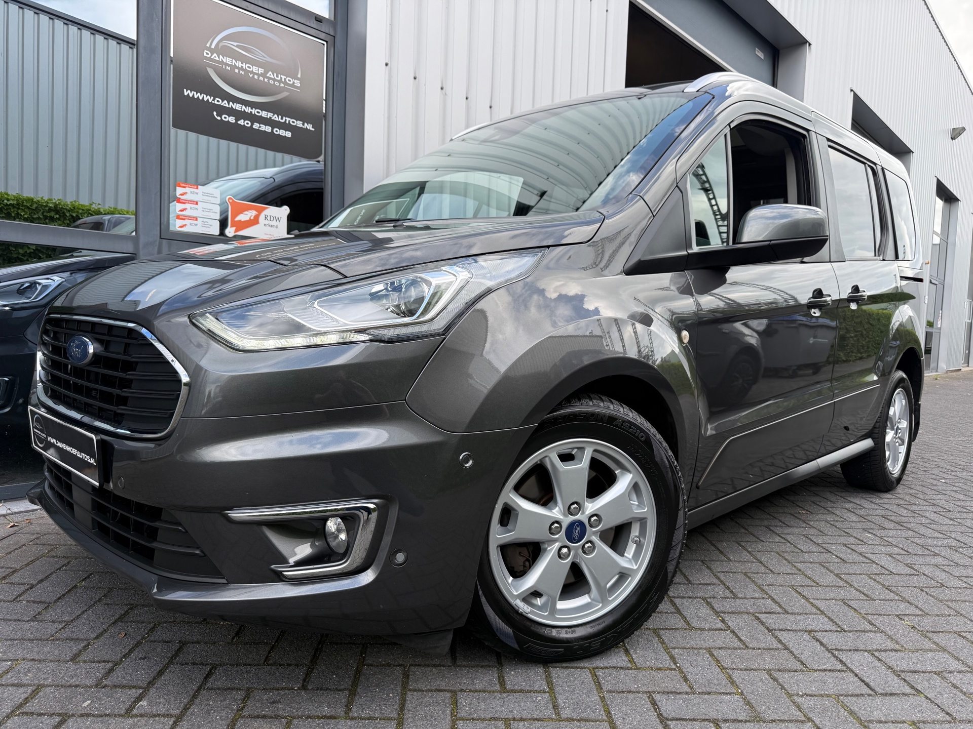 Ford Tourneo Connect Compact 1.0 Titanium vol opties