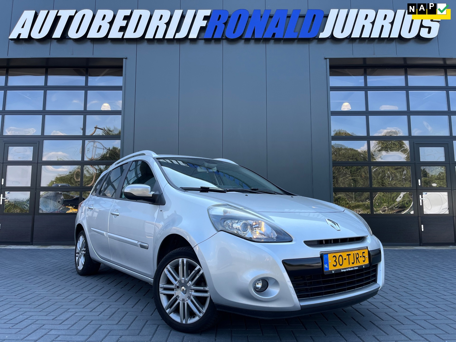 Renault Clio Estate 1.2 TCE Night & Day NL.Auto/Navigatie/Climatronic/Distributieriem vervangen/Nieuwe Apk